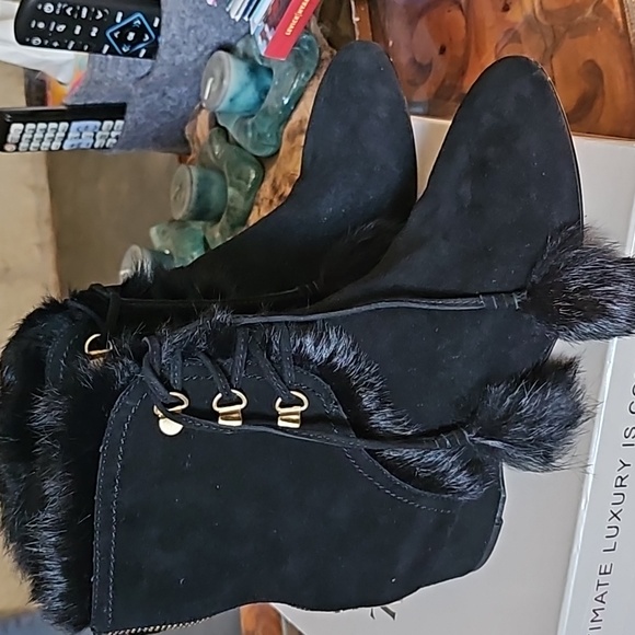 Taryn Rose Forsters Black Kid suede FUR boots zippered size 6.5 M with box - Picture 3 of 13